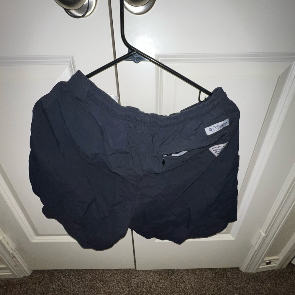 Black Columbia shorts